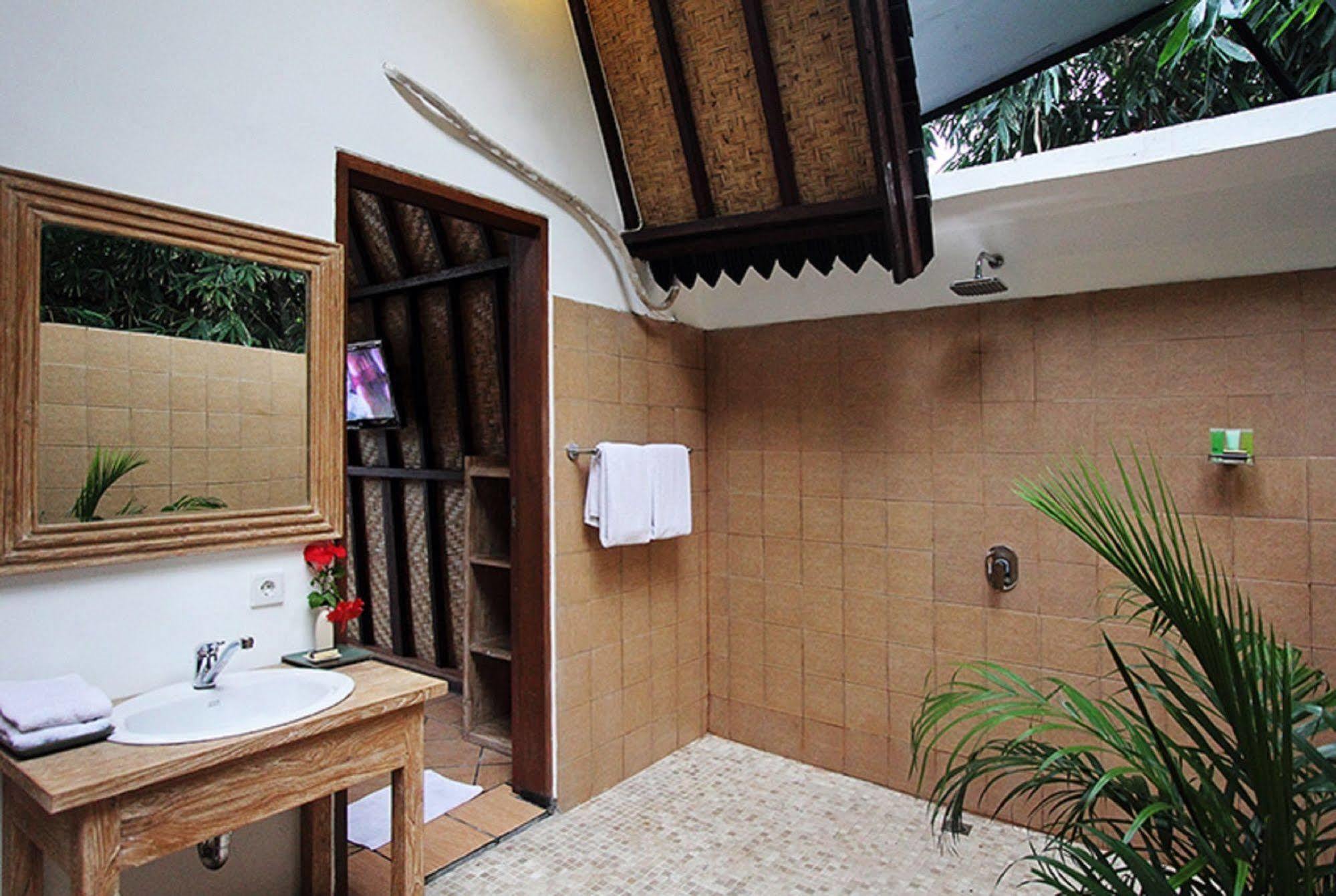 Mojo Resort Canggu Exterior photo